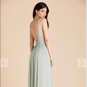 It is new unused for prom and weddings